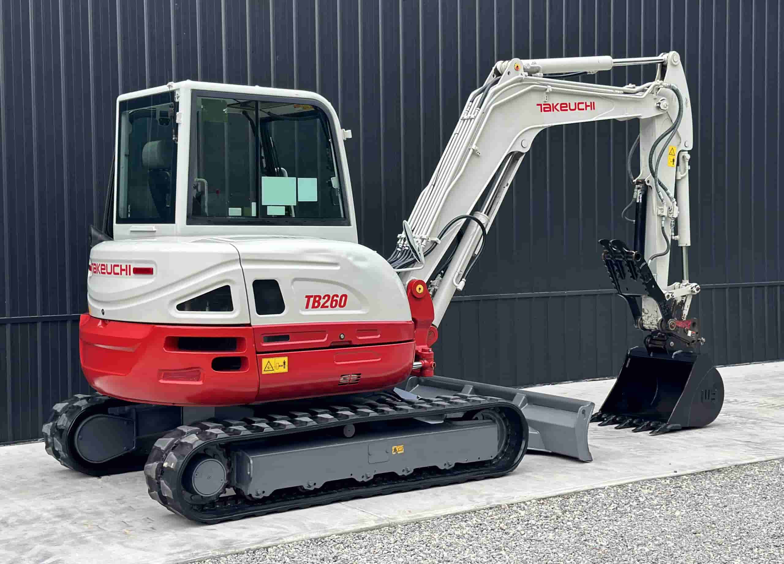 2016 Takeuchi TB260
